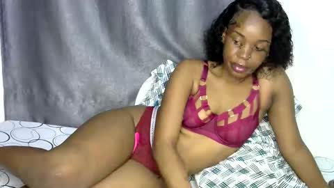 Snapshot of naughtyie chatting on 23, 5, 2026 naughtyie online show from 23, 5, 2026
