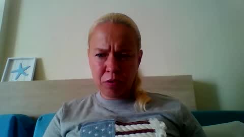 naughtyjennyblondeuk online show from 16, 4, 2026