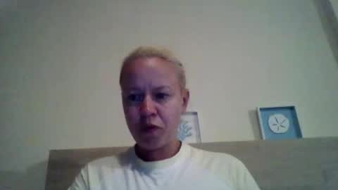naughtyjennyblondeuk online show from 18, 4, 2026