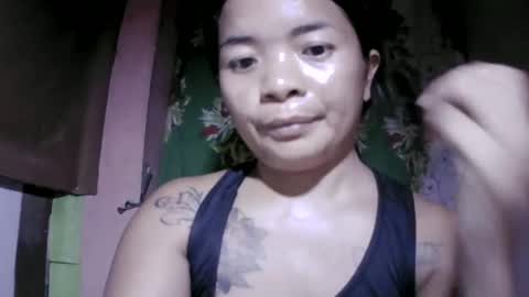 Snapshot of naughtymom_33 chatting on 27, 5, 2026 naughtymom_33 online show from 27, 5, 2026