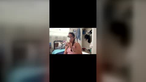 Snapshot of naughtynadia52 chatting on 26, 11, 2025 naughtynadia52 online show from 26, 11, 2025