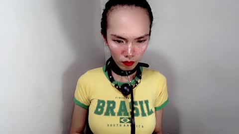 Snapshot of naughtypetiteangel chatting on 19, 11, 2025 naughtypetiteangel online show from 19, 11, 2025