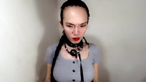 Snapshot of naughtypetiteangel chatting on 20, 11, 2025 naughtypetiteangel online show from 20, 11, 2025