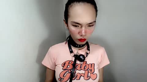 Snapshot of naughtypetiteangel chatting on 23, 11, 2025 naughtypetiteangel online show from 23, 11, 2025