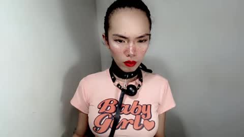 Snapshot of naughtypetiteangel chatting on 25, 11, 2025 naughtypetiteangel online show from 25, 11, 2025