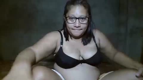 Snapshot of naughtypinay08 chatting on 21, 5, 2026 juls online show from 21, 5, 2026