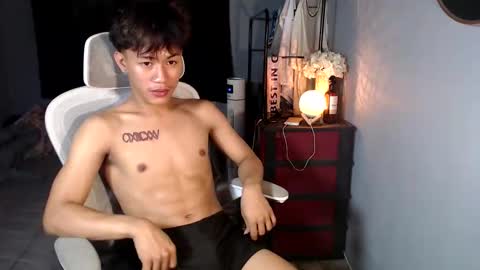 Snapshot of naugthyboyloy chatting on 18, 1, 2026 Loy online show from 18, 1, 2026