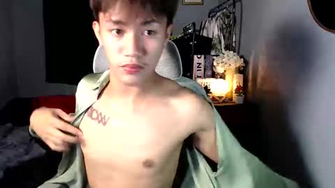 Snapshot of naugthyboyloy chatting on 1, 2, 2026 Loy online show from 1, 2, 2026