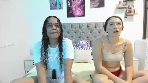 nay_and_aleja online show from 7, 5, 2026