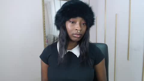 Nayaris 3 online show from 15, 5, 2026