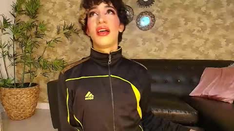 Nayla  online show from 9, 1, 2026