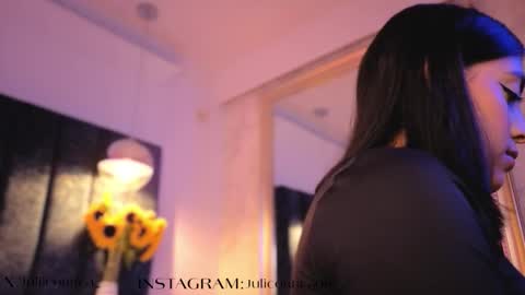 Juli  online show from 24, 10, 2025