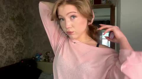 Snapshot of necolezhuang chatting on 19, 5, 2026 Necole online show from 19, 5, 2026