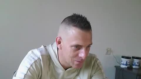 Snapshot of nederland77 chatting on 23, 12, 2024 nederland77 online show from 23, 12, 2024