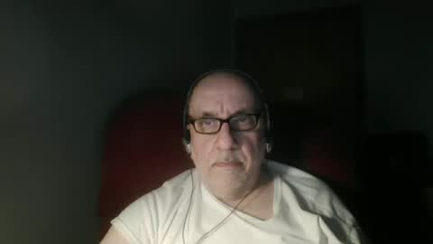 Snapshot of needlesslove chatting on 4, 7, 2026 Tom online show from 4, 7, 2026