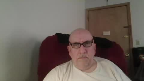 Snapshot of needlesslove chatting on 18, 7, 2026 Tom online show from 18, 7, 2026