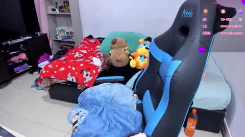 Geek Nicole    im Neeko UwU online show from 12, 11, 2025