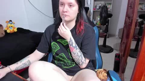 Geek Nicole    im Neeko UwU online show from 3, 5, 2026