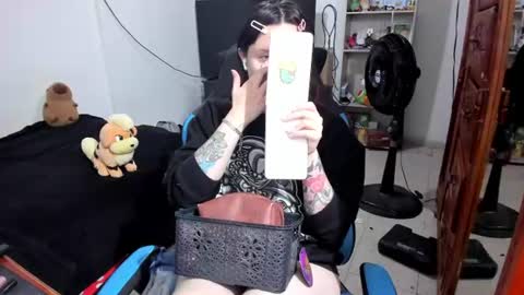 Geek Nicole    im Neeko UwU online show from 14, 6, 2026