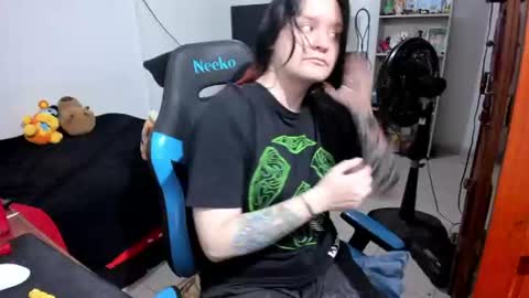 Geek Nicole    im Neeko UwU online show from 19, 6, 2026