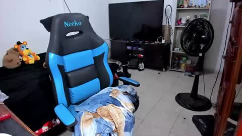 Geek Nicole    im Neeko UwU online show from 24, 6, 2026