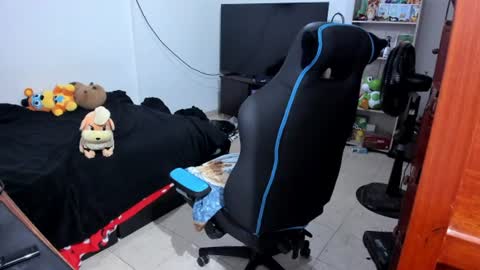 Geek Nicole    im Neeko UwU online show from 28, 6, 2026