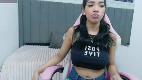 Snapshot of neferbusty chatting on 22, 10, 2025 Neifer online show from 22, 10, 2025