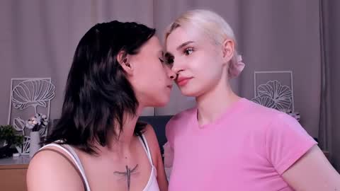 Snapshot of neldabestwick chatting on 26, 3, 2026 Histori online show from 26, 3, 2026