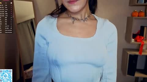 Vicky and Beatrice online show from 10, 5, 2026