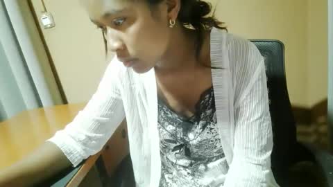 nelia_84 online show from 8, 5, 2026