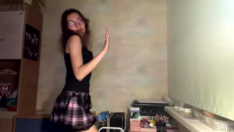 Snapshot of neliamerten chatting on 1, 6, 2026 Mia online show from 1, 6, 2026
