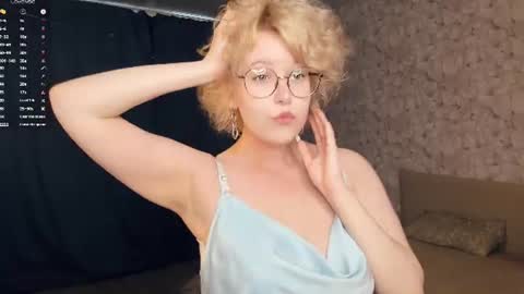 nelly_gloss online show from 14, 6, 2026