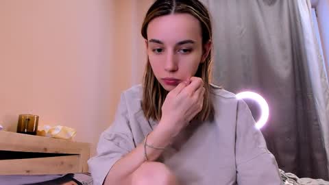 Snapshot of nelly_yy chatting on 2, 2, 2025 nelly_yy online show from 2, 2, 2025