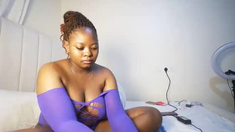 nellyeluxe online show from 31, 5, 2026