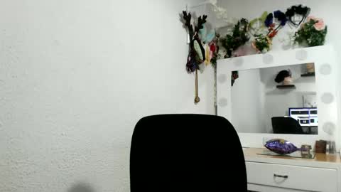 Snapshot of nena_lov chatting on 1, 12, 2025 Star online show from 1, 12, 2025