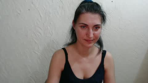 Nensy online show from 2, 2, 2025