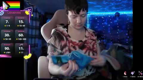 Snapshot of nerdy_squirty chatting on 17, 4, 2026 NerdySquirty online show from 17, 4, 2026