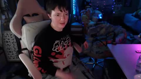 Snapshot of nerdy_squirty chatting on 4, 5, 2026 NerdySquirty online show from 4, 5, 2026