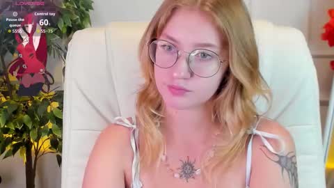 Snapshot of nerissa_xo chatting on 25, 9, 2025 Nerissa online show from 25, 9, 2025