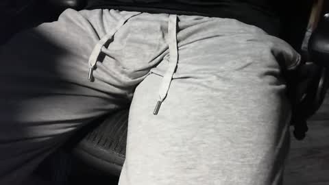 nevrsaynevr2000 online show from 19, 9, 2025