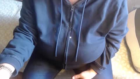 Snapshot of new_milf chatting on 21, 10, 2025 Lilly online show from 21, 10, 2025