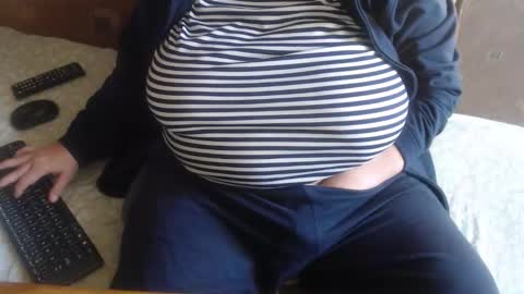 Snapshot of new_milf chatting on 31, 10, 2025 Lilly online show from 31, 10, 2025