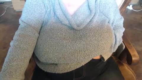 Snapshot of new_milf chatting on 16, 11, 2025 Lilly online show from 16, 11, 2025