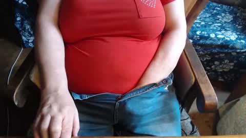 Snapshot of new_milf chatting on 15, 12, 2025 Lilly online show from 15, 12, 2025