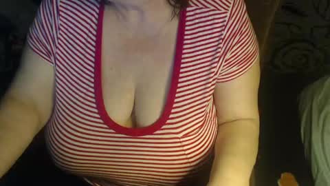 Snapshot of new_milf chatting on 8, 3, 2026 Lilly online show from 8, 3, 2026