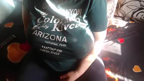 Snapshot of new_milf chatting on 10, 3, 2026 Lilly online show from 10, 3, 2026