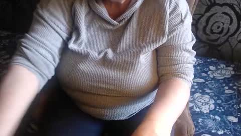 Snapshot of new_milf chatting on 12, 3, 2026 Lilly online show from 12, 3, 2026