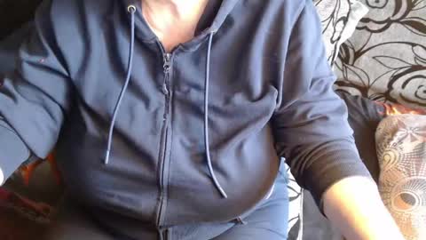 Snapshot of new_milf chatting on 31, 3, 2026 Lilly online show from 31, 3, 2026