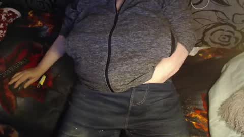 Snapshot of new_milf chatting on 4, 4, 2026 Lilly online show from 4, 4, 2026