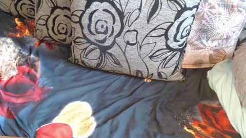 Snapshot of new_milf chatting on 6, 4, 2026 Lilly online show from 6, 4, 2026